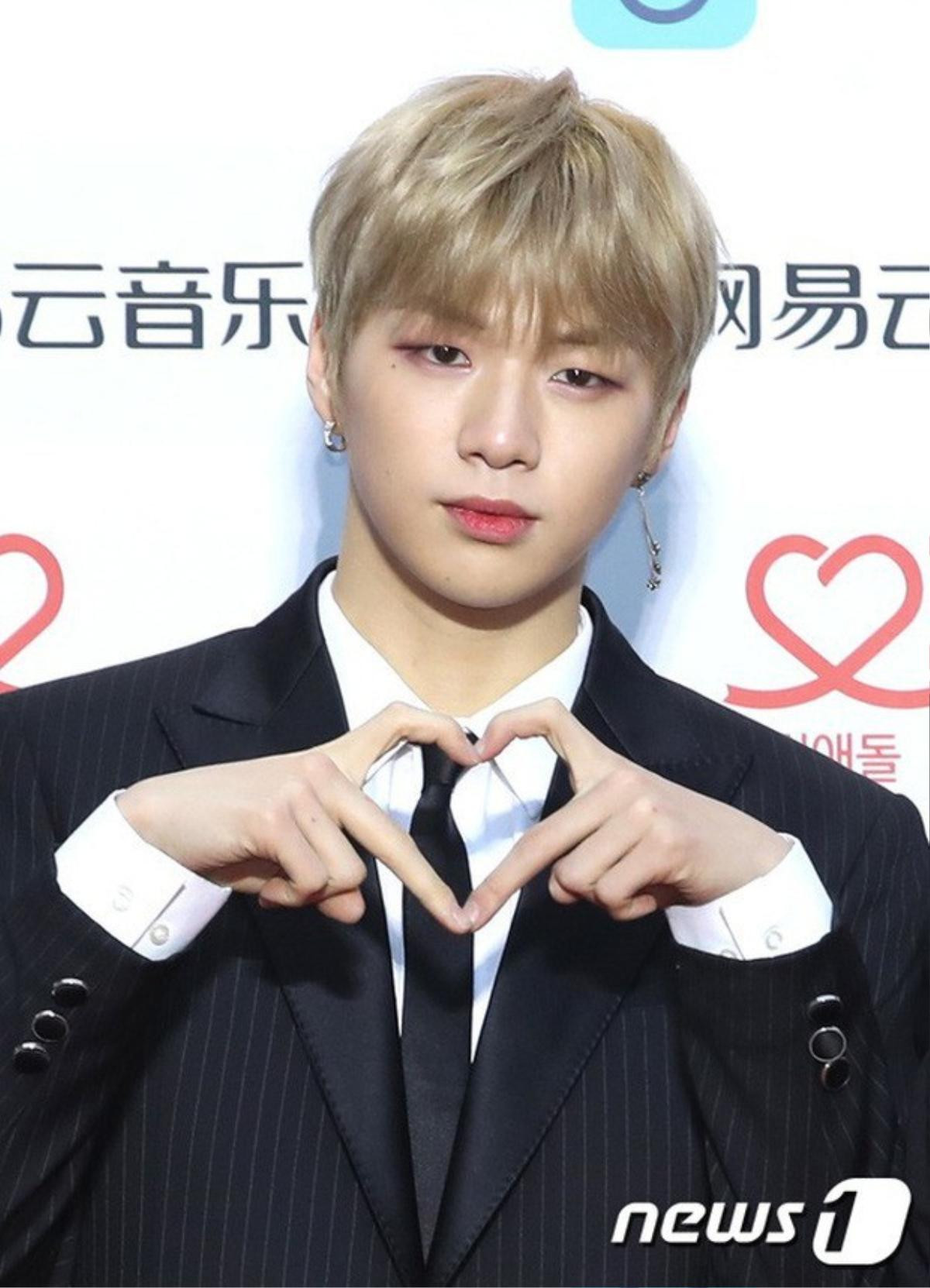 Hậu lùm xùm hẹn hò, đây là cách Wanna One đối xử với Kang Daniel Ảnh 2