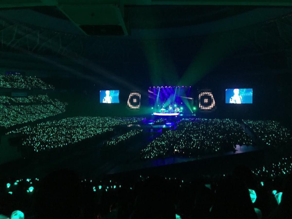 ‘Nổi da gà’ với bức hình người thứ 5 xuất hiện ở concert trở lại của SHINee Ảnh 3