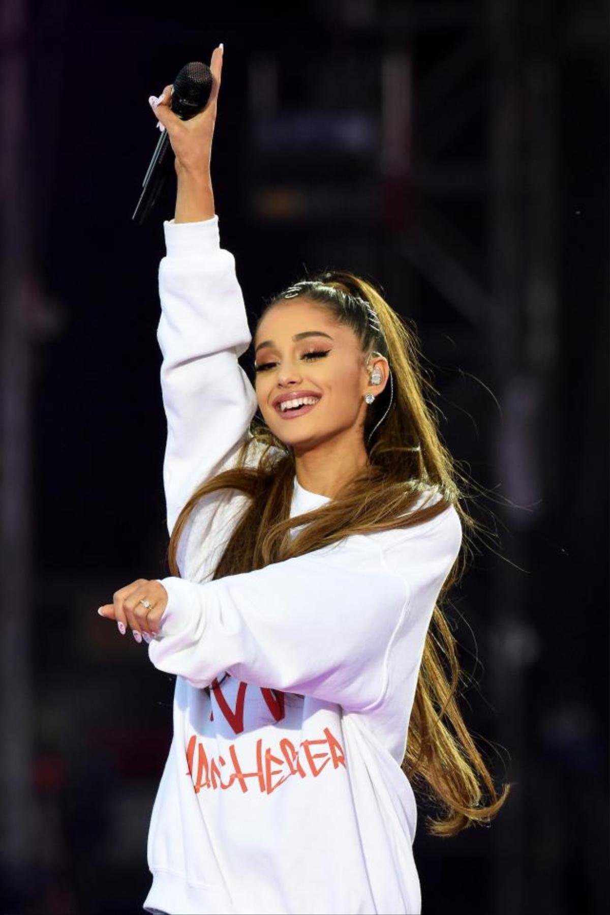 Sau Việt Nam, đến lượt lễ trao giải nước Anh bị Ariana Grande huỷ show trước vài tiếng Ảnh 1