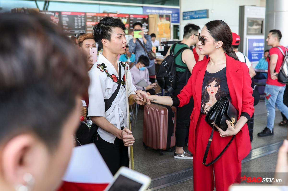 Hương Giang Idol mang hơn 100 kg hành lý lên đường 'chinh chiến' tại Hoa hậu Chuyển giới Quốc tế Ảnh 5