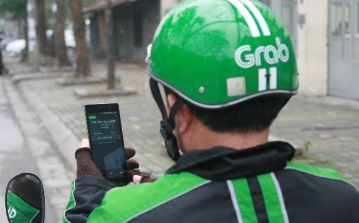 Tài xế GrabBike bị hành hung gãy 2 xương sườn, tràn dịch màng phổi Ảnh 1