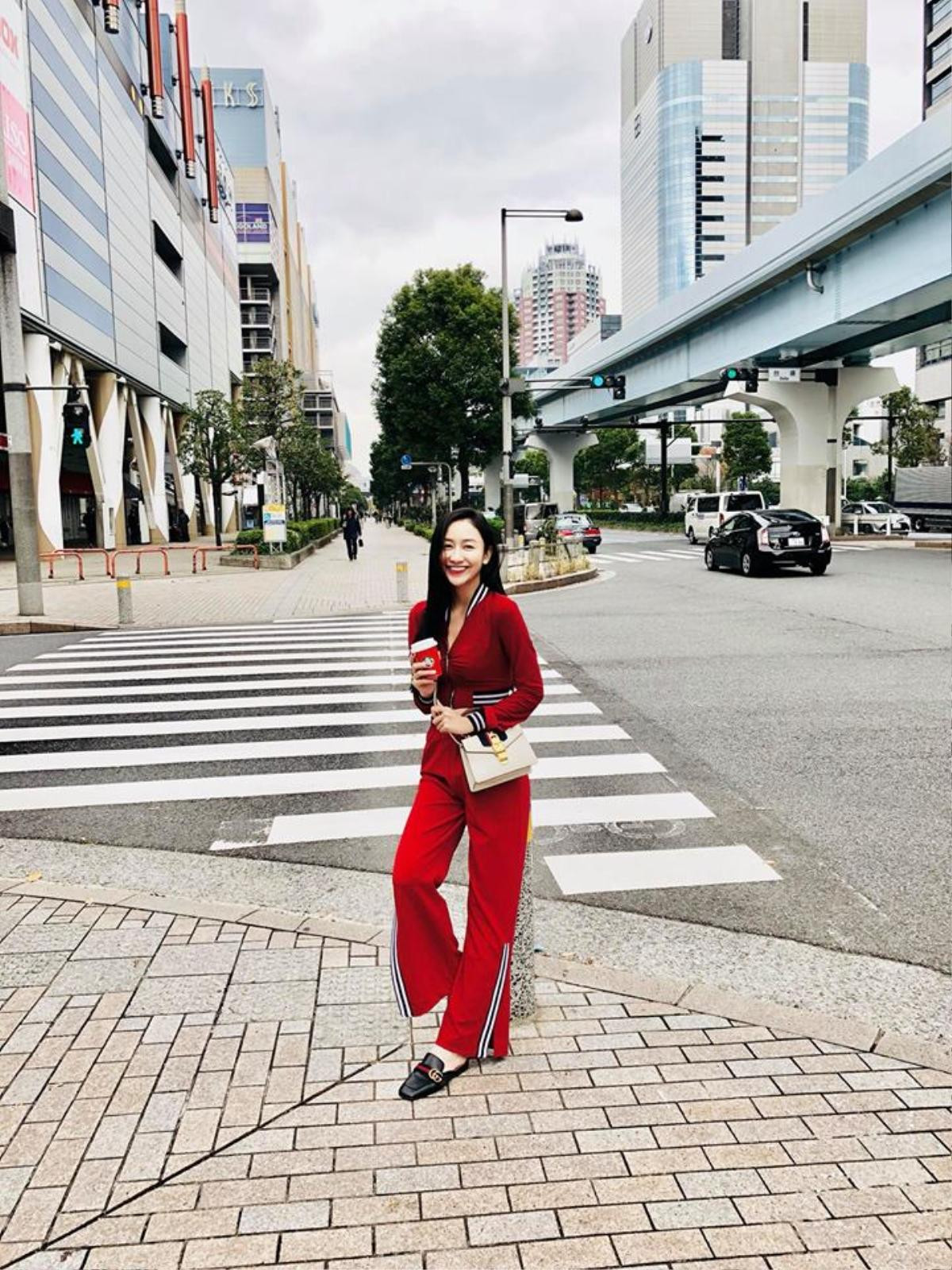 'Thánh đụng hàng' Hà Thu khoe street style lạ lẫm với kimono ở Nhật Bản Ảnh 5