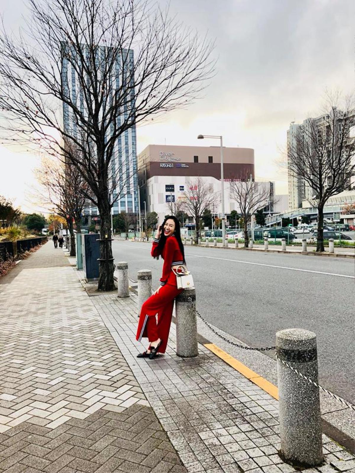 'Thánh đụng hàng' Hà Thu khoe street style lạ lẫm với kimono ở Nhật Bản Ảnh 6