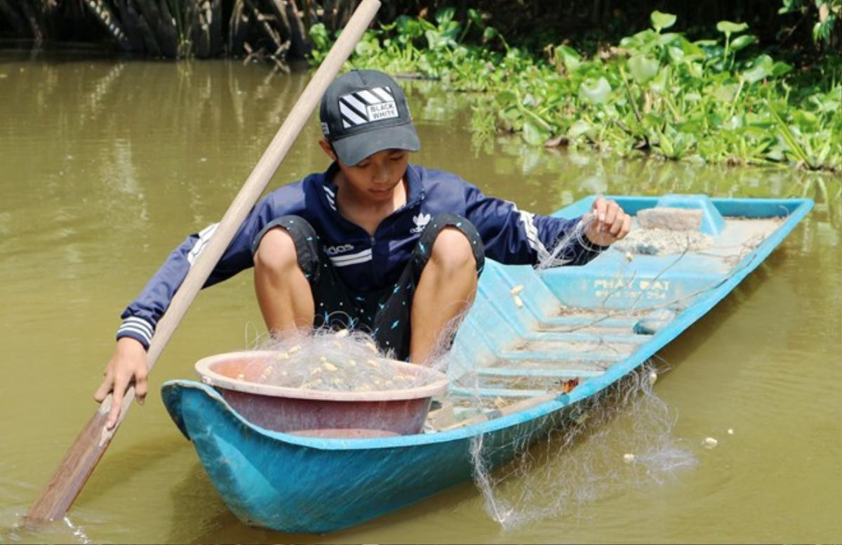 Khen thưởng thiếu niên trả 40 triệu nhặt được, đưa 2 em trở lại trường Ảnh 2