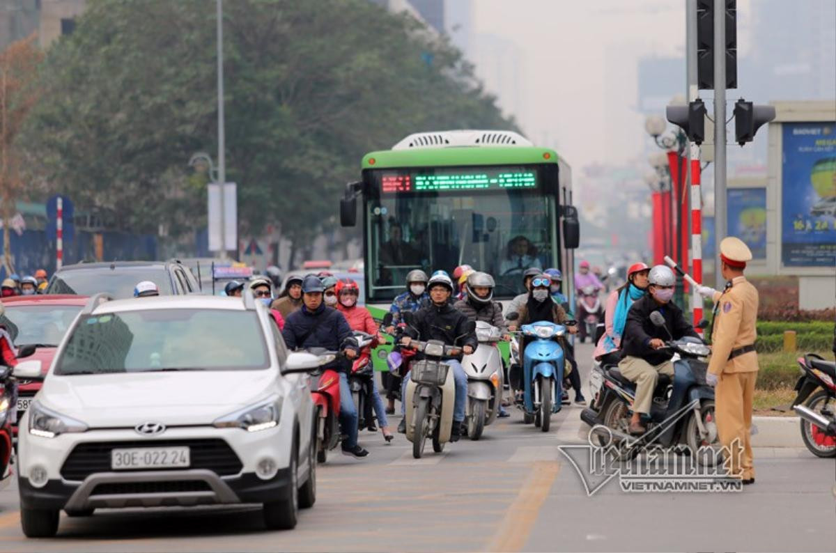 Hà Nội bất ngờ đề xuất cho xe đi vào làn BRT Ảnh 1