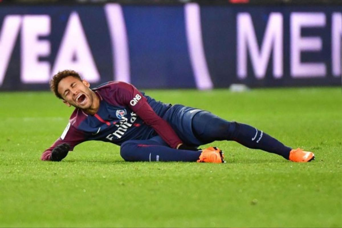 Sốc: Chấn thương của Neymar được… nhà tâm linh dự báo từ trước Ảnh 2