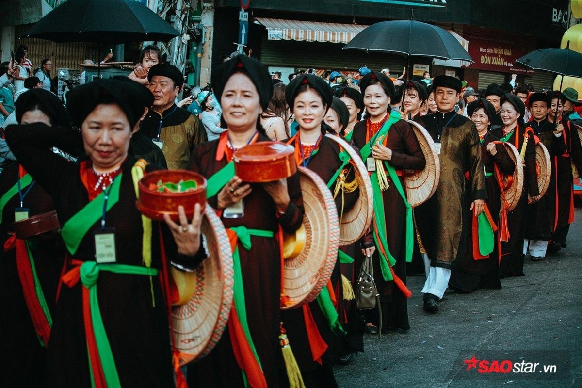 Mãn nhãn với 1.000 'Bát Tiên giáng trần' trong lễ hội Tết Nguyên Tiêu ở phố người Hoa Ảnh 6