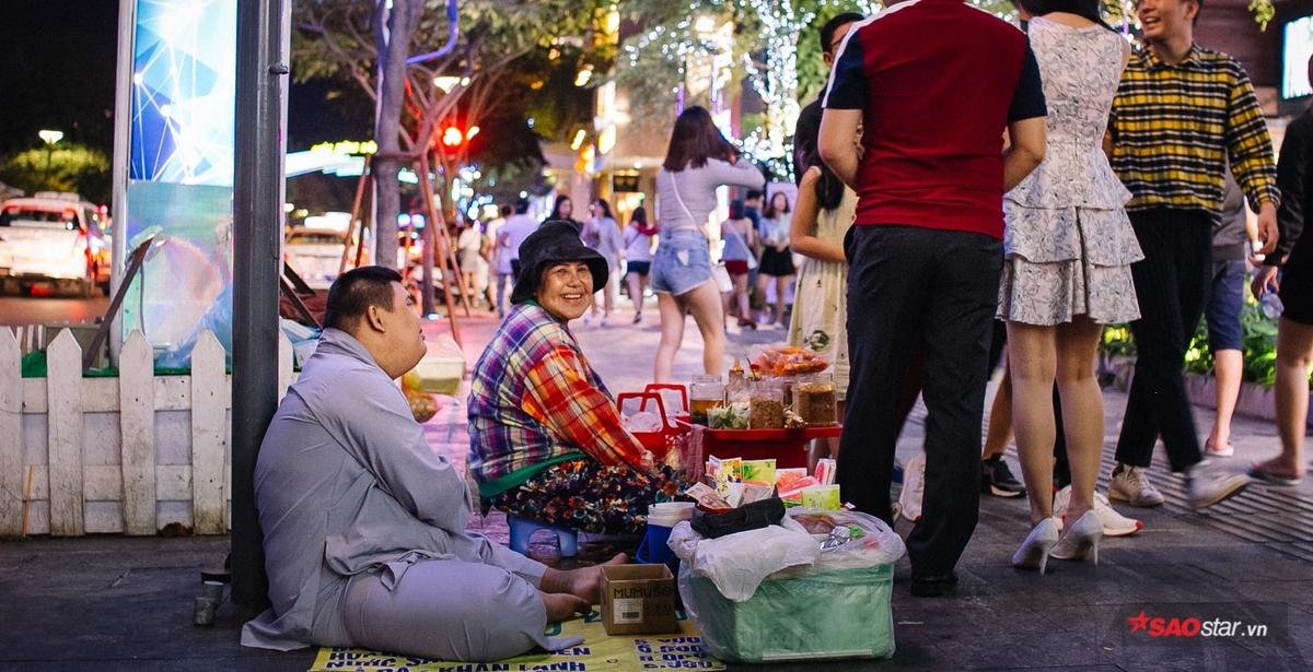 Chuyện thằng Hoàng và giỏ hàng rong 20 năm theo chân mẹ đi khắp Sài Gòn Ảnh 7