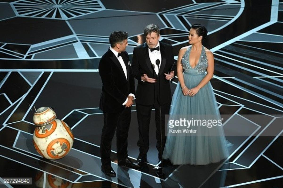 Ngô Thanh Vân tự hào và hạnh phúc khi nhìn thấy 'em gái' Kelly Marie Tran trên sân khấu Oscar 2018 Ảnh 3