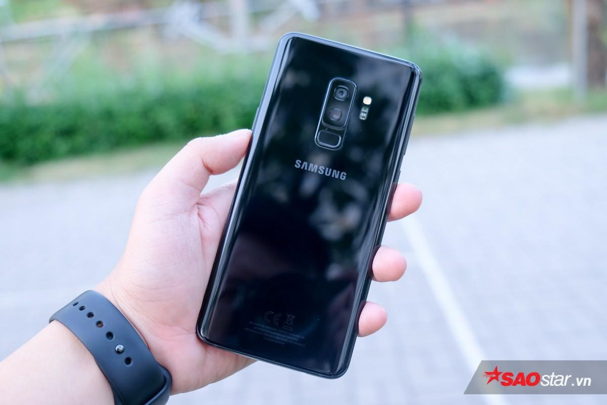 'Đập hộp' Galaxy S9+ màu đen tại Việt Nam: Đẹp ngỡ ngàng vừa quen vừa lạ! Ảnh 10