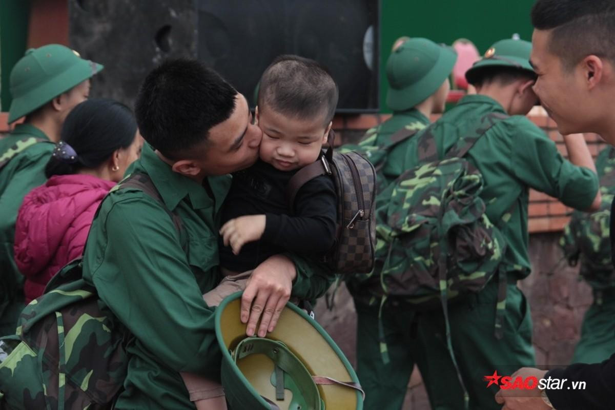 Xúc động giây phút tiễn tân binh lên đường nhập ngũ ở Nghệ An Ảnh 7