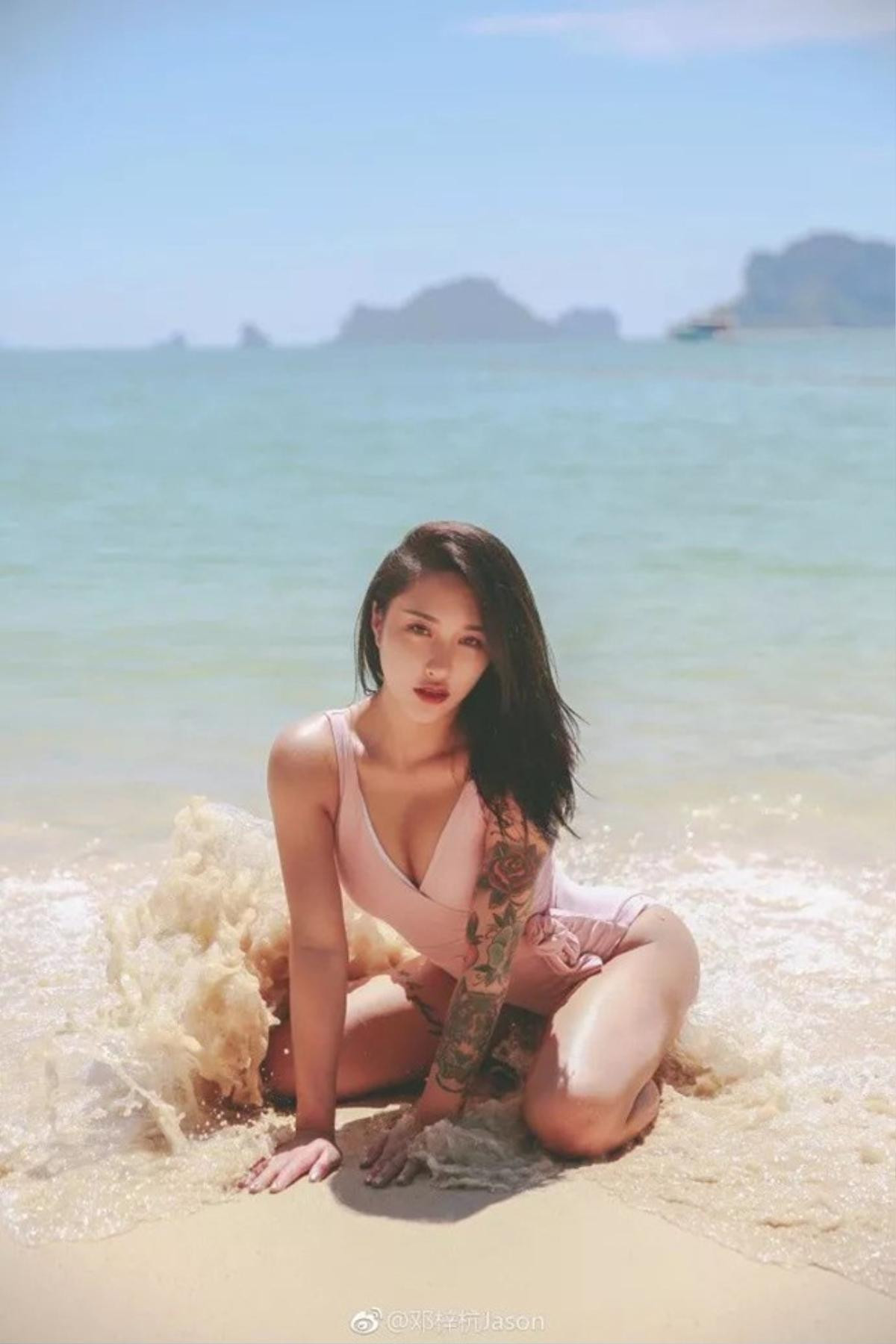 Từng trầm cảm đến mức suýt tự tử, cô gái trẻ đang 'lột xác' trở thành hot girl có vòng 3 đẹp nhất Trung Quốc! Ảnh 15