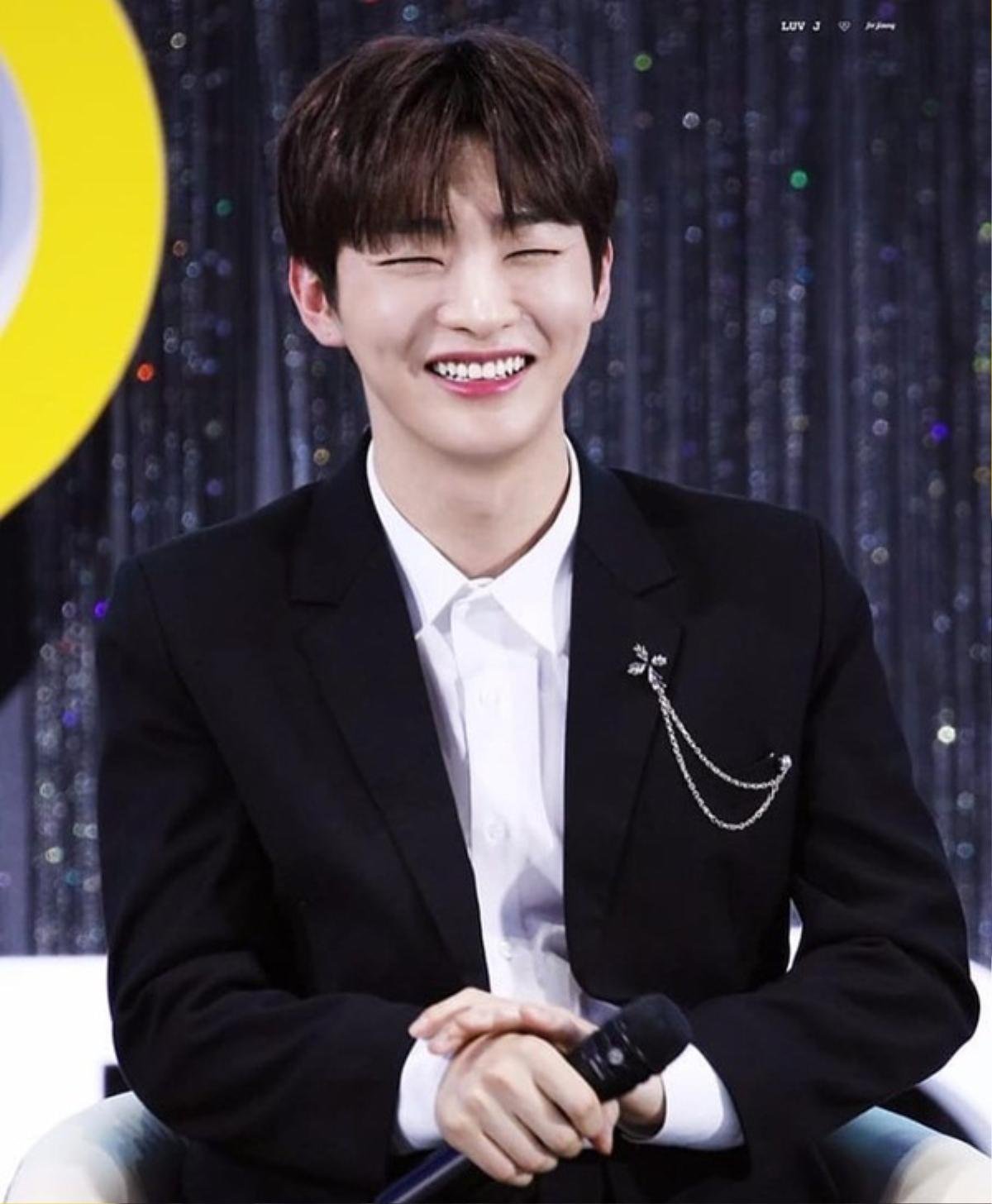 'Năng lượng' Jisung (Wanna One) và nguồn cảm hứng cho những idol debut trễ Ảnh 4