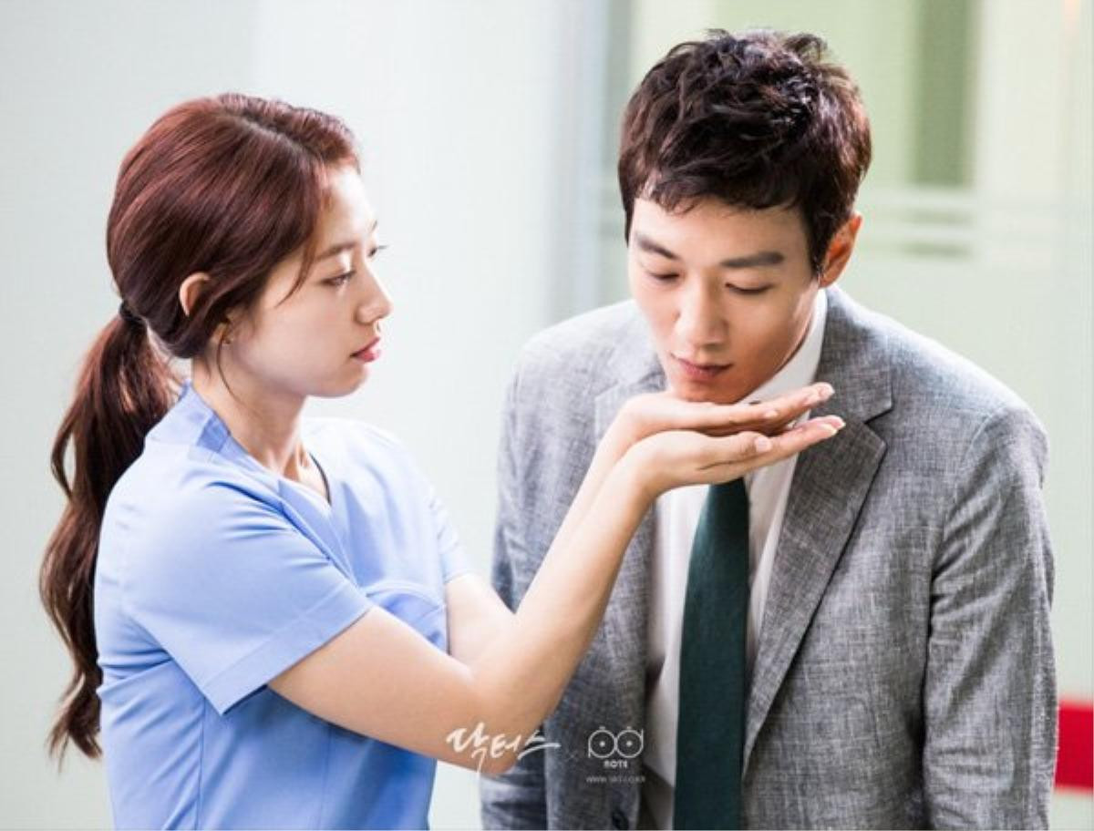 Hàng loạt 'thuyền' couple chìm nghỉm sau tin hẹn hò của Park Shin Hye - Tae Joon! Ảnh 9