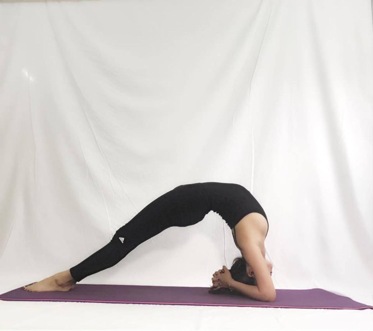 Tuyệt chiêu giữ dáng bằng những động tác yoga 'khó đỡ' của ca sĩ Ái Phương Ảnh 6