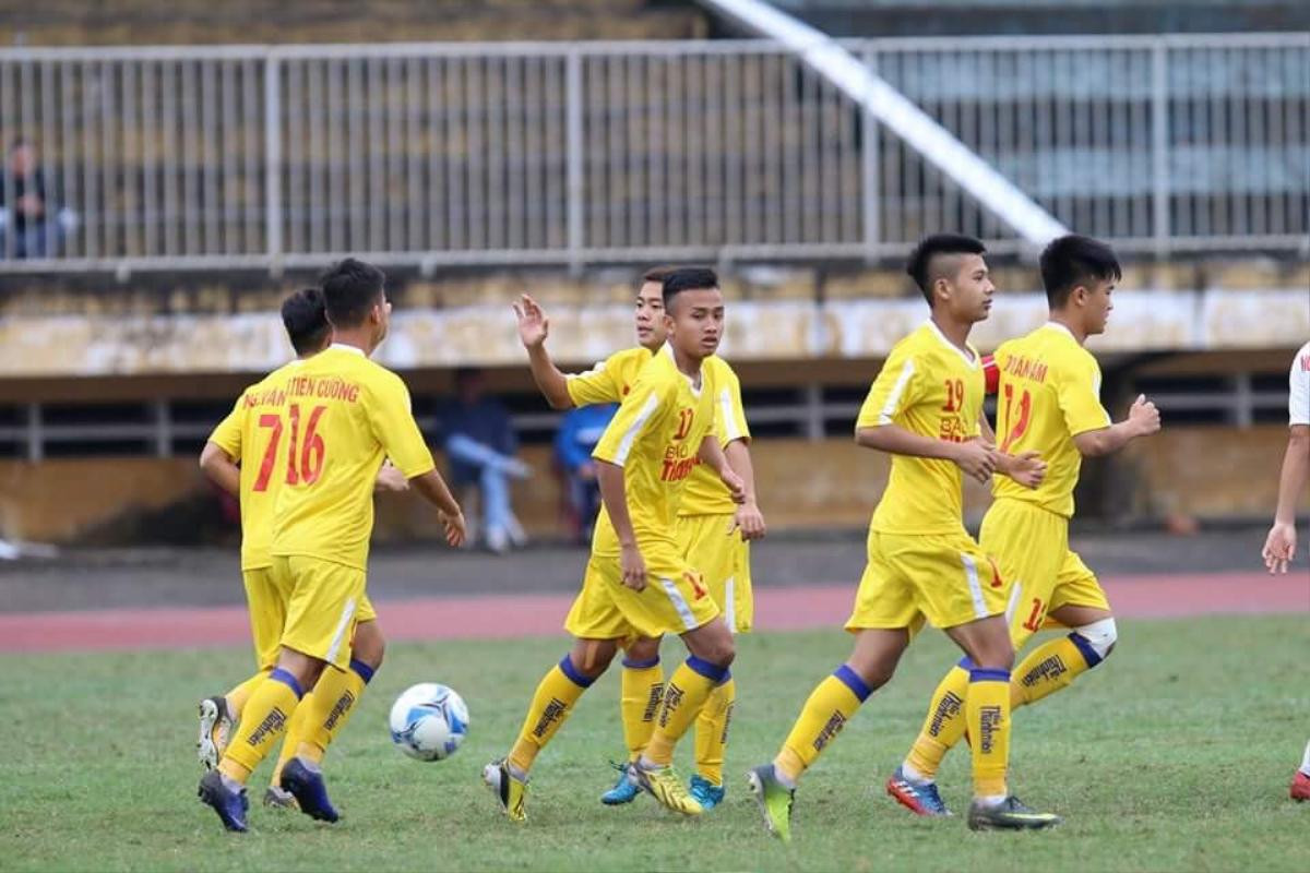 Vì sao U19 HAGL 'thảm bại' 0-4 trước SLNA? Ảnh 1