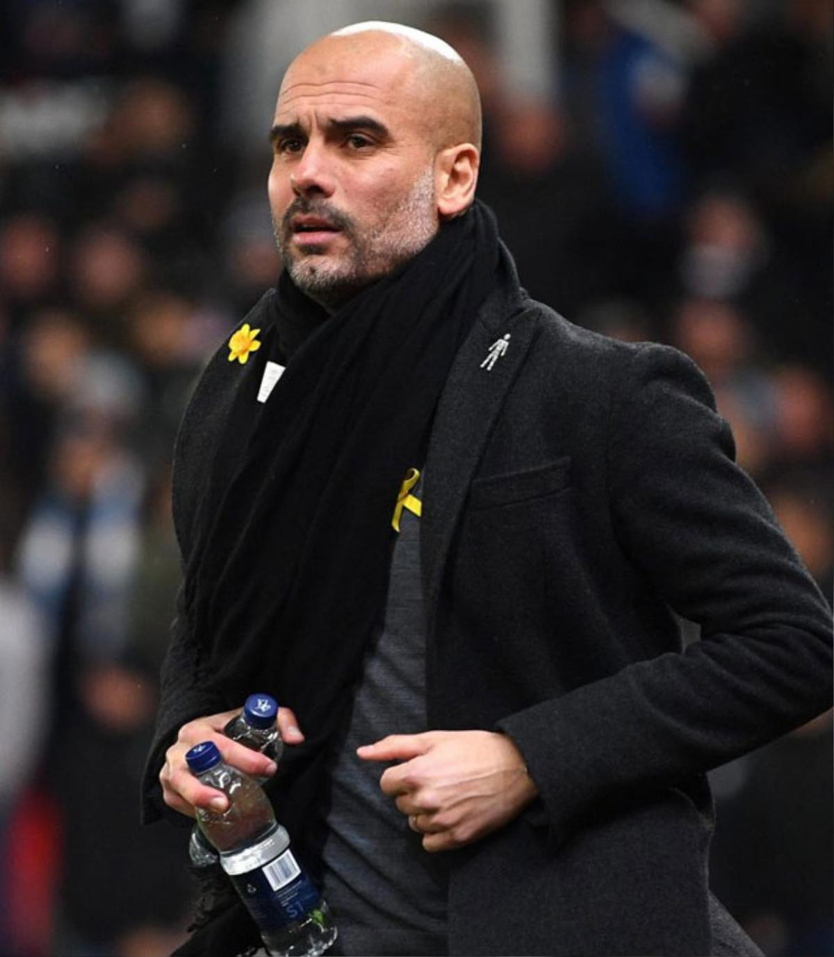 Vừa bị FA phạt, HLV Guardiola vẫn 'điếc không sợ súng' Ảnh 1