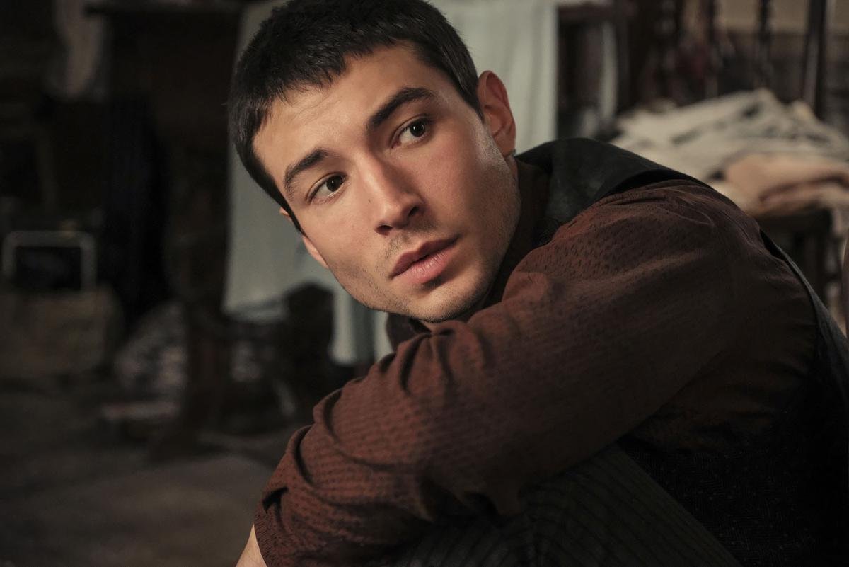 Ezra Miller - Từ siêu anh hùng tia chớp tới cậu bé hắc ám trong 'Fantastic Beasts' Ảnh 5