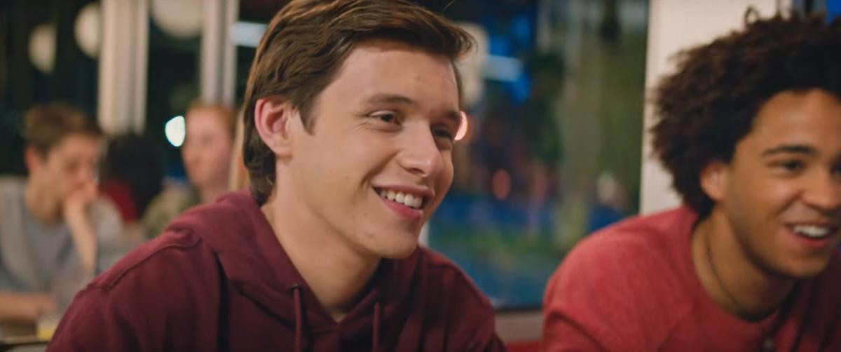 'Love, Simon': Bộ phim tình yêu đồng tính làm tan chảy những trái tim sắt đá và cực đoan nhất Ảnh 2