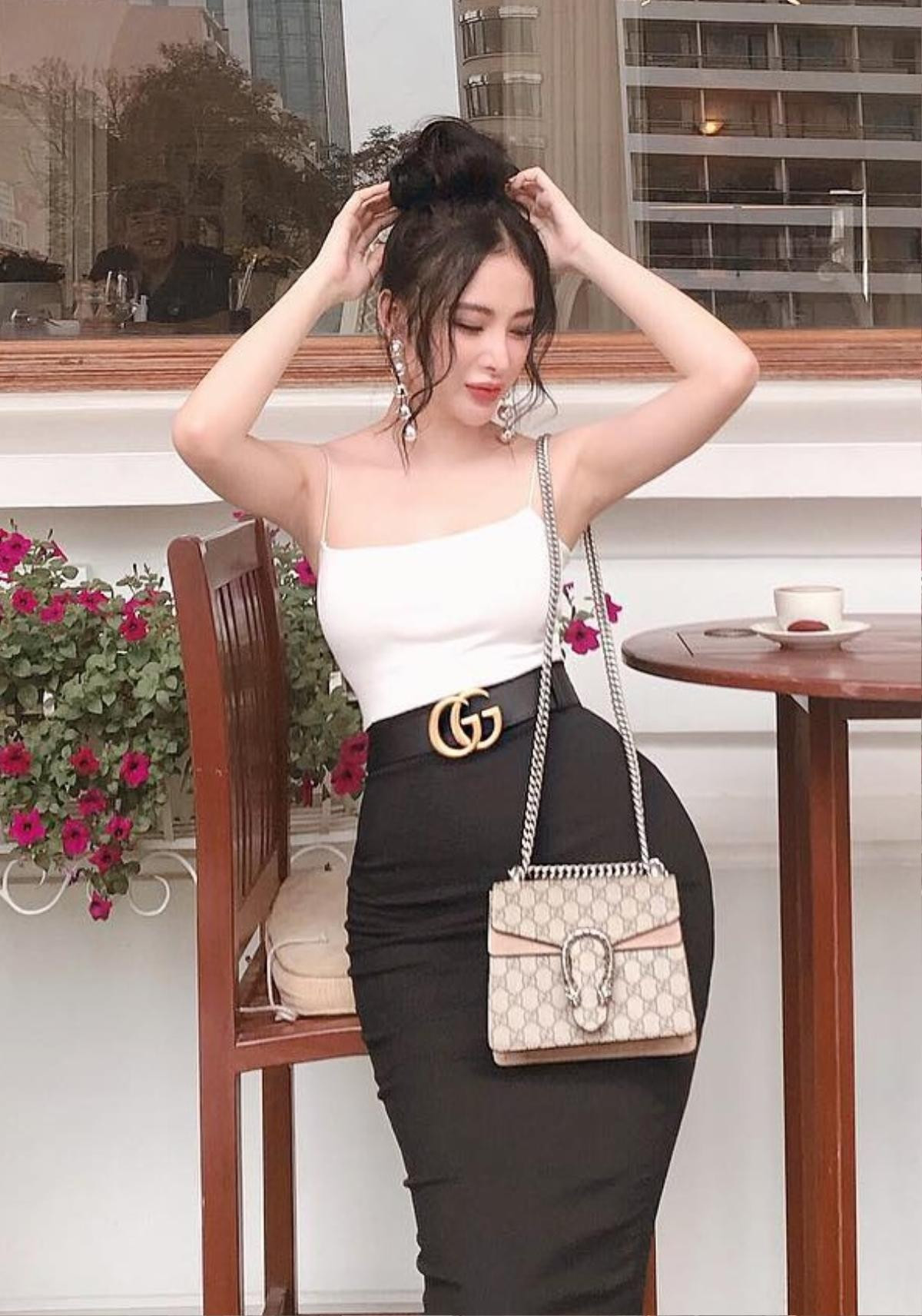 'Nghìn lẻ một' kiểu tóc búi sexy, các nàng nên học hỏi Angela Phương Trinh, Elly Trần Ảnh 1