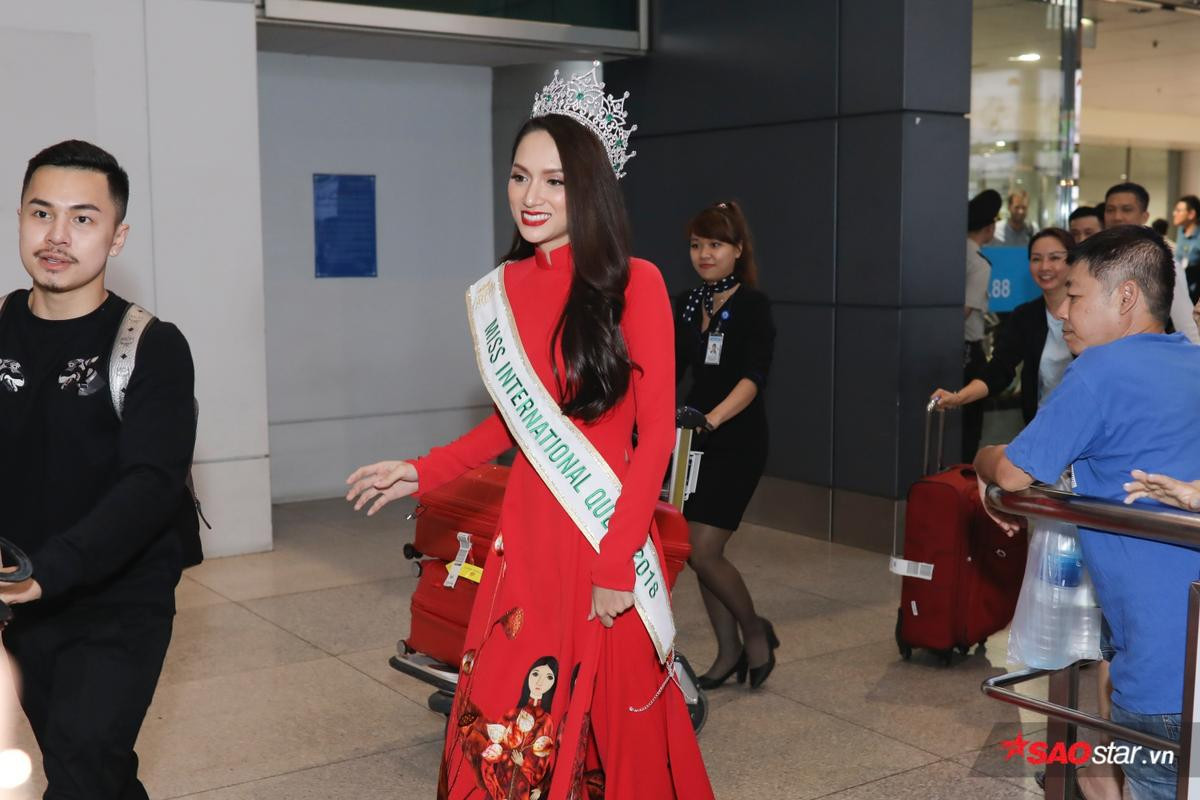 'Chị em hoa hậu quốc tế' Hương Giang - Phương Khánh nhất quyết làm điều này trong ngày về vinh quang Ảnh 12