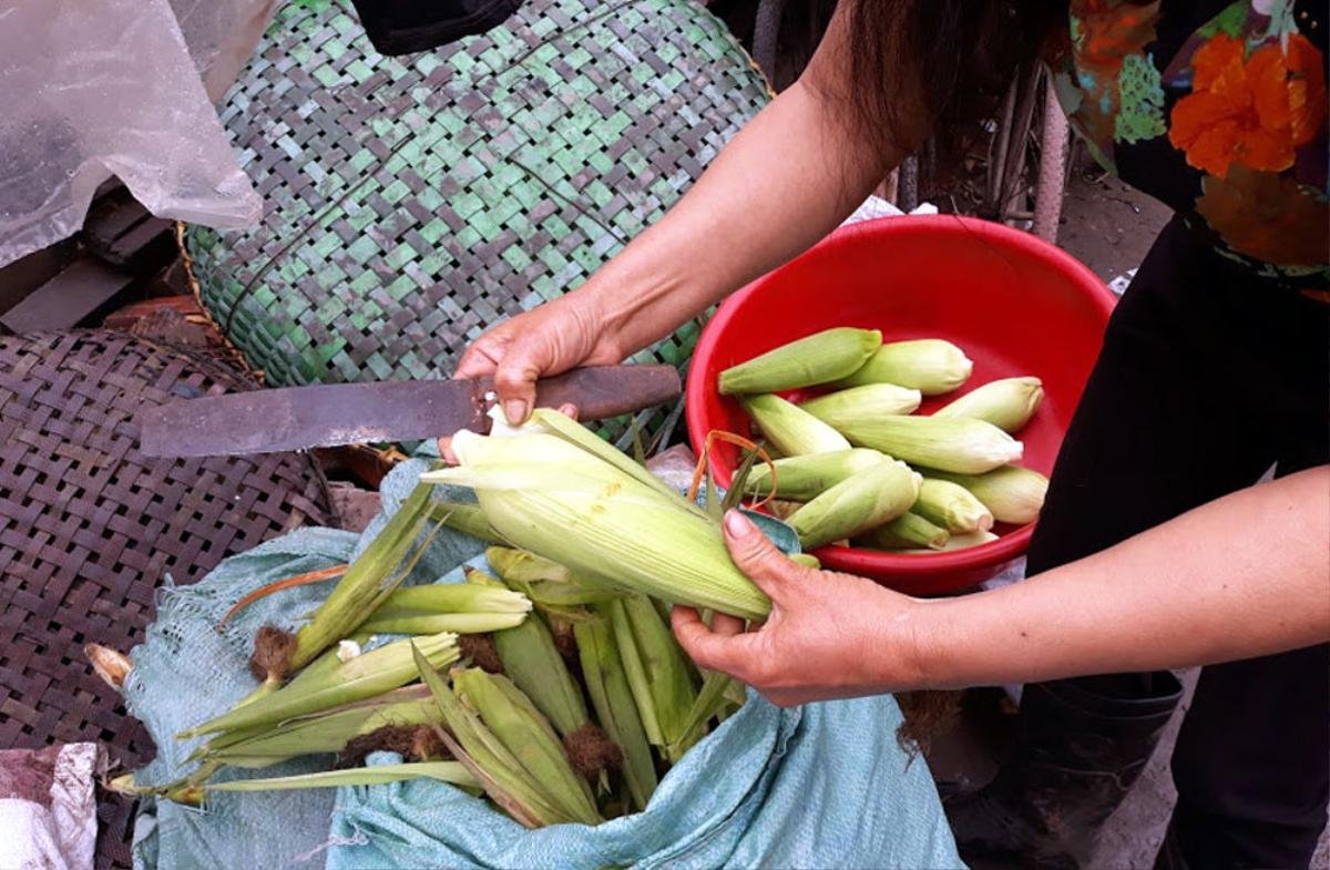 Cuộc ngã giá lúc rạng sáng khiến người đàn bà bán ngô hốt hoảng Ảnh 4