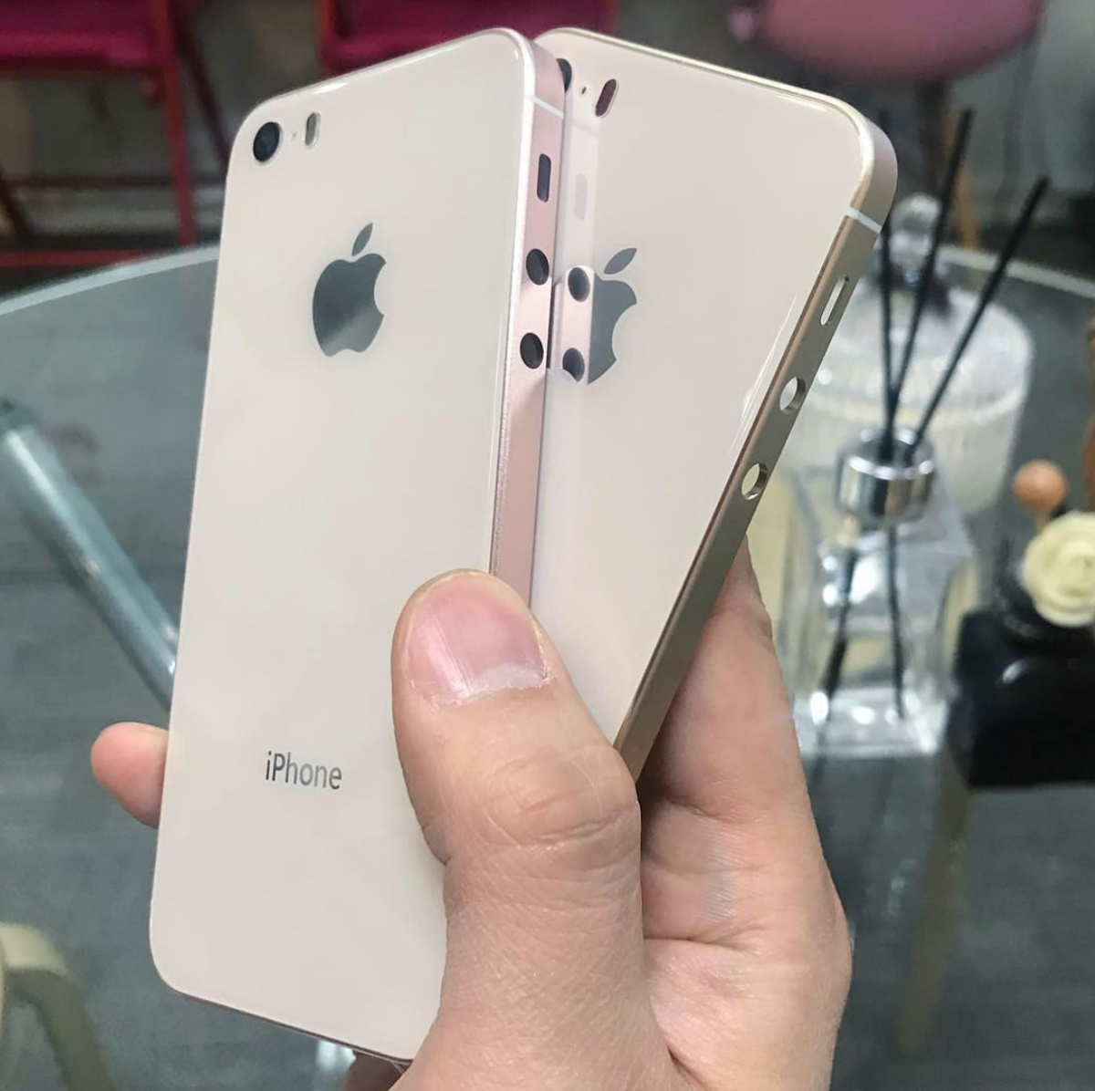 iPhone SE 2 tiếp tục lộ diện với mặt lưng kính, thiết kế không thay đổi Ảnh 1