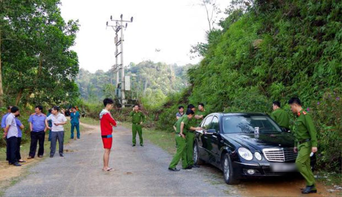 Vụ vợ chồng cùng con tử vong trên xe Mecedes: Người vợ mới gửi đơn ly hôn ra tòa Ảnh 1