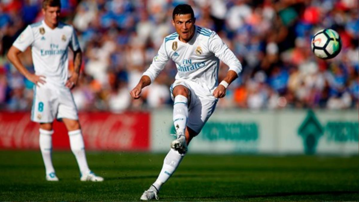 Giải mã phong độ ghi bàn không tưởng của Ronaldo ở tuổi 33 Ảnh 2