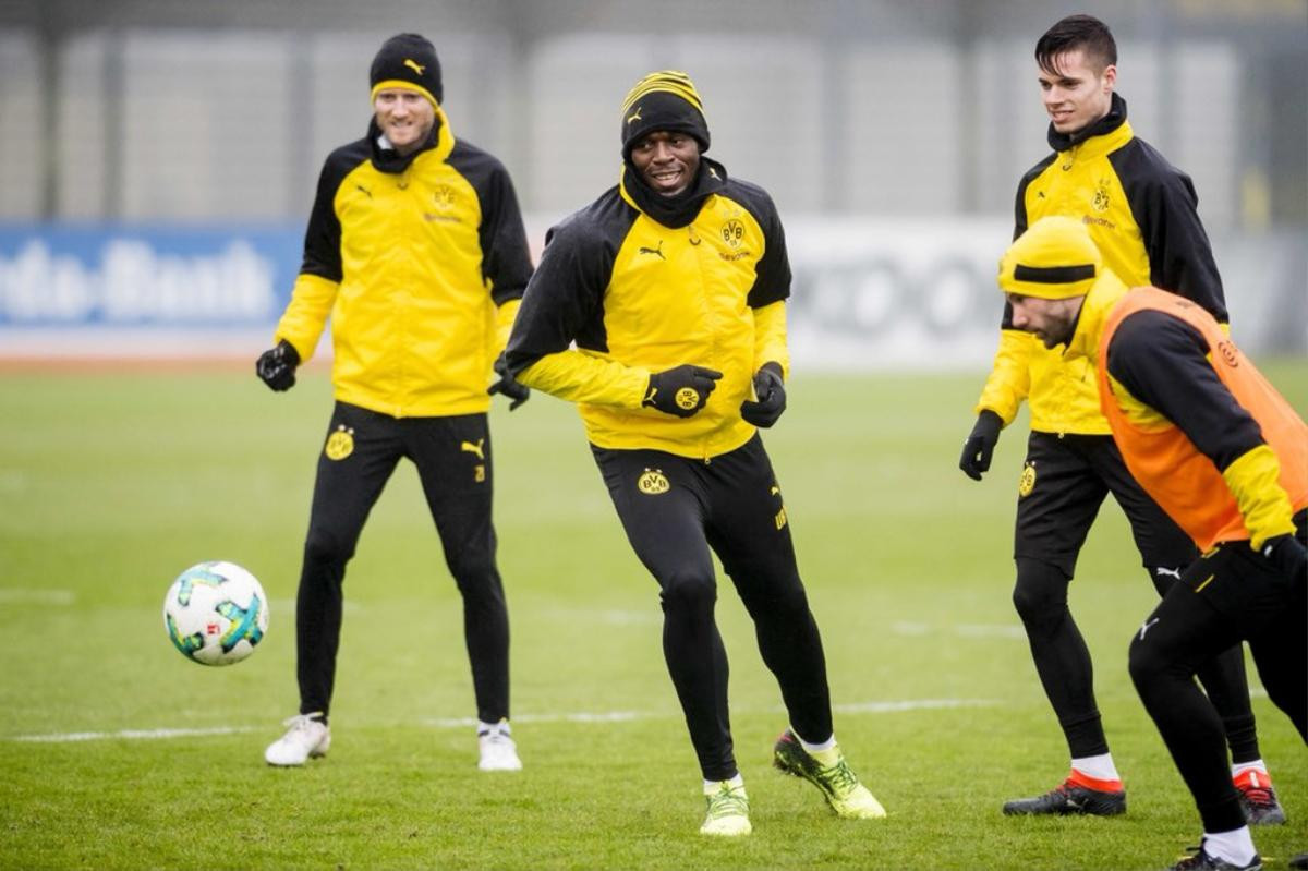 Chùm ảnh: Buổi tập đầu tiên của 'tia chớp' Usain Bolt tại Borussia Dortmund Ảnh 4