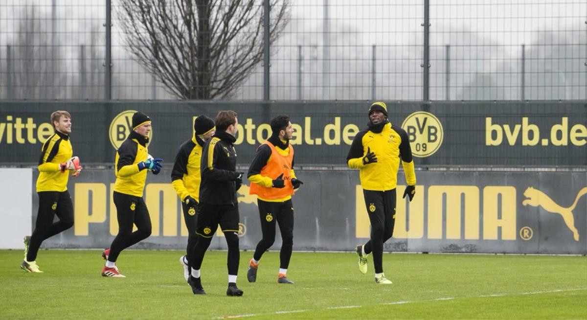 Chùm ảnh: Buổi tập đầu tiên của 'tia chớp' Usain Bolt tại Borussia Dortmund Ảnh 5