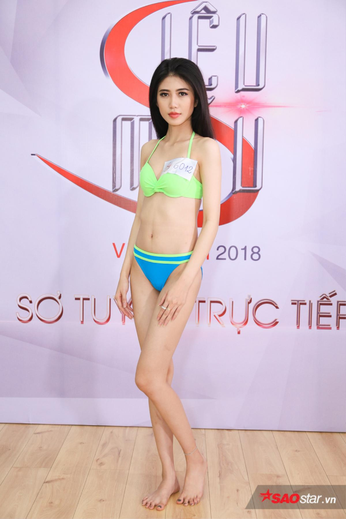 Vào phòng đo hình thể Siêu mẫu VN: Thí sinh tự tin diện bikini khoe eo 'con kiến' Ảnh 4