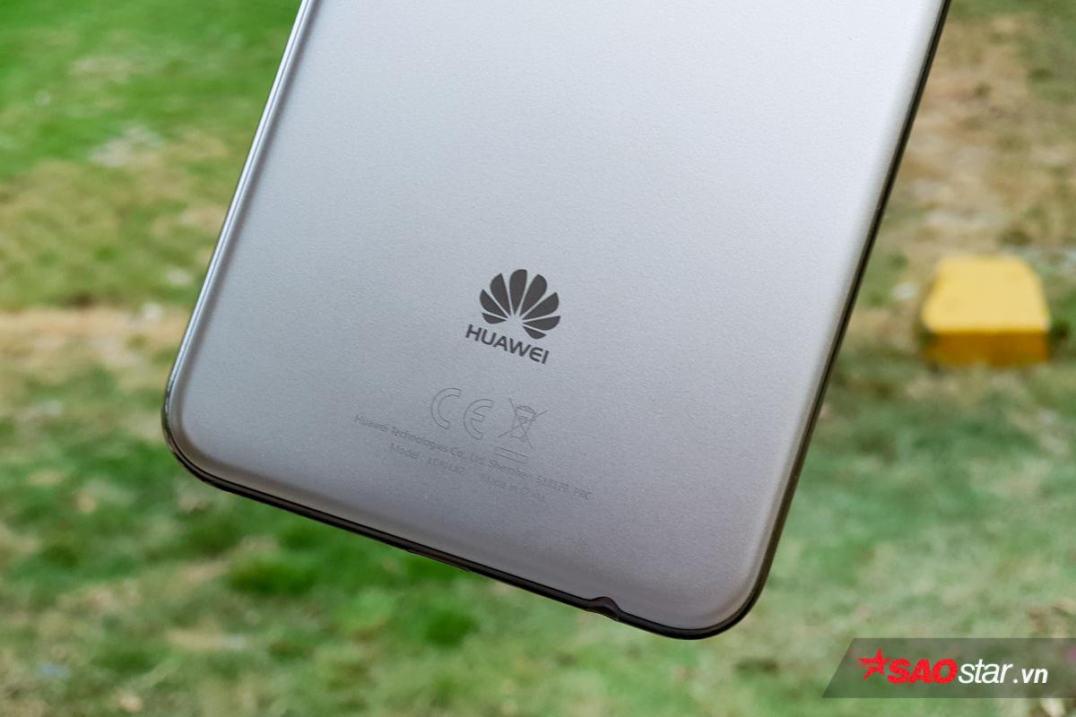 Trên tay nhanh Huawei Y7 Pro 2018: Thiết kế đẹp với màn hình tràn viền và camera kép Ảnh 3