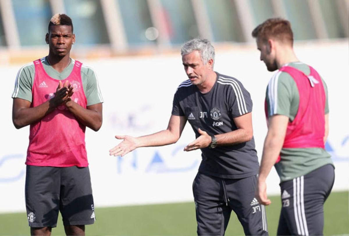 Mourinho sắp họp khẩn với học trò nhằm cứu vãn mùa giải ‘trắng tay’ Ảnh 3