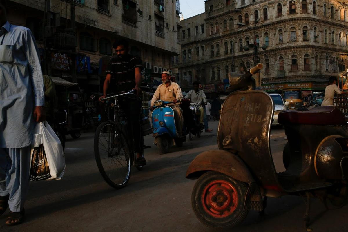 Xe Vespa mới 'lỗi mốt' rồi, ở quốc gia này người ta săn lùng 'ông nội' của Vespa cơ Ảnh 6