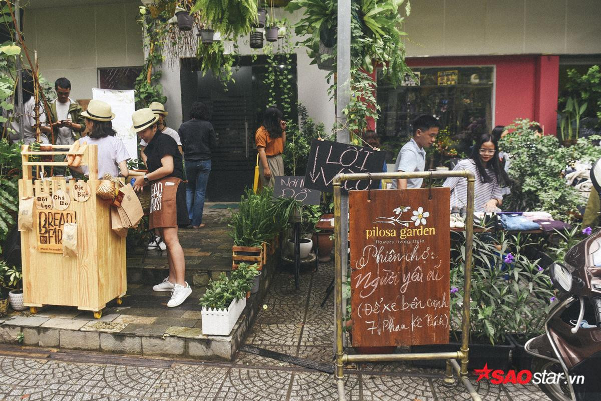 Chợ phiên 'người yêu cũ' đầu tiên tại Sài Gòn: Kỷ vật xưa xin trao lại cho người dưng mới Ảnh 1