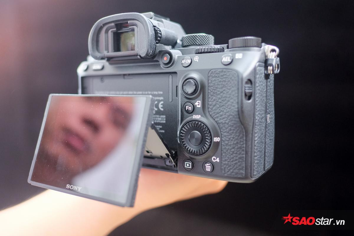 Sony ra mắt máy ảnh full-frame không gương lật Sony A7 III tại Việt Nam Ảnh 1