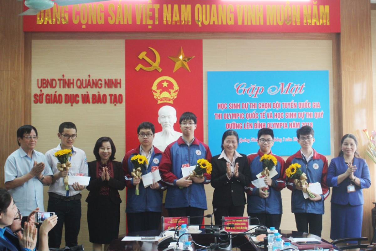 'Soi' thành tích học tập 'siêu khủng' của nam sinh lập kỷ lục mới của Đường lên đỉnh Olympia sau 17 năm Ảnh 3