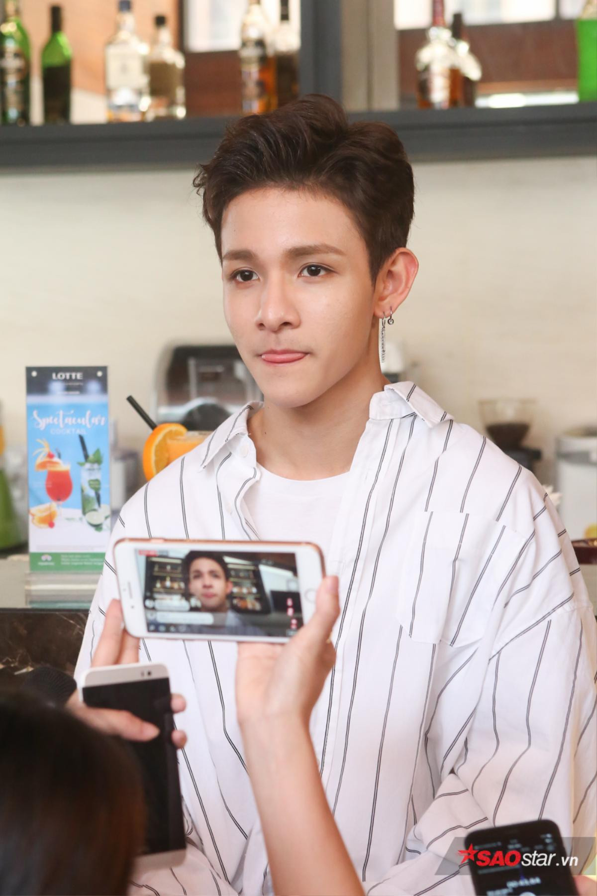 'Hoàng tử lai' Kim Samuel: 'Tôi hơi sợ… nhưng xót xa khi thấy fan chen lấn, xô đẩy' Ảnh 3