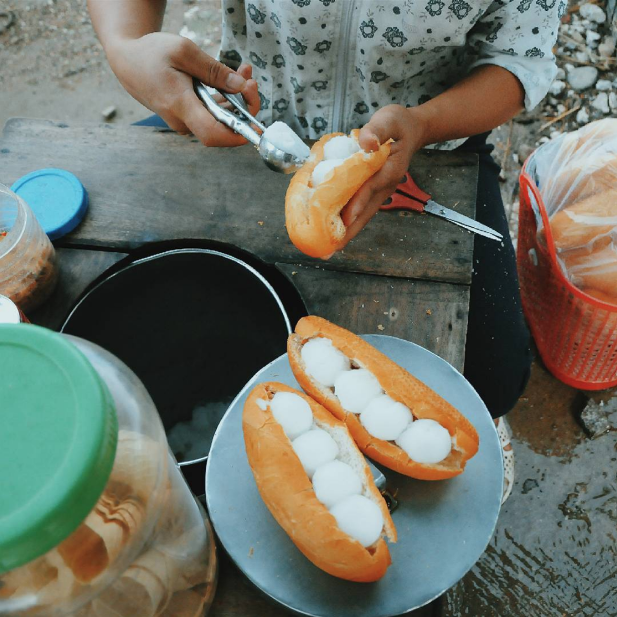 Lạ lùng món bánh mì kẹp kem ‘thần thánh’ có từ thời ‘ông bà anh’ Ảnh 1