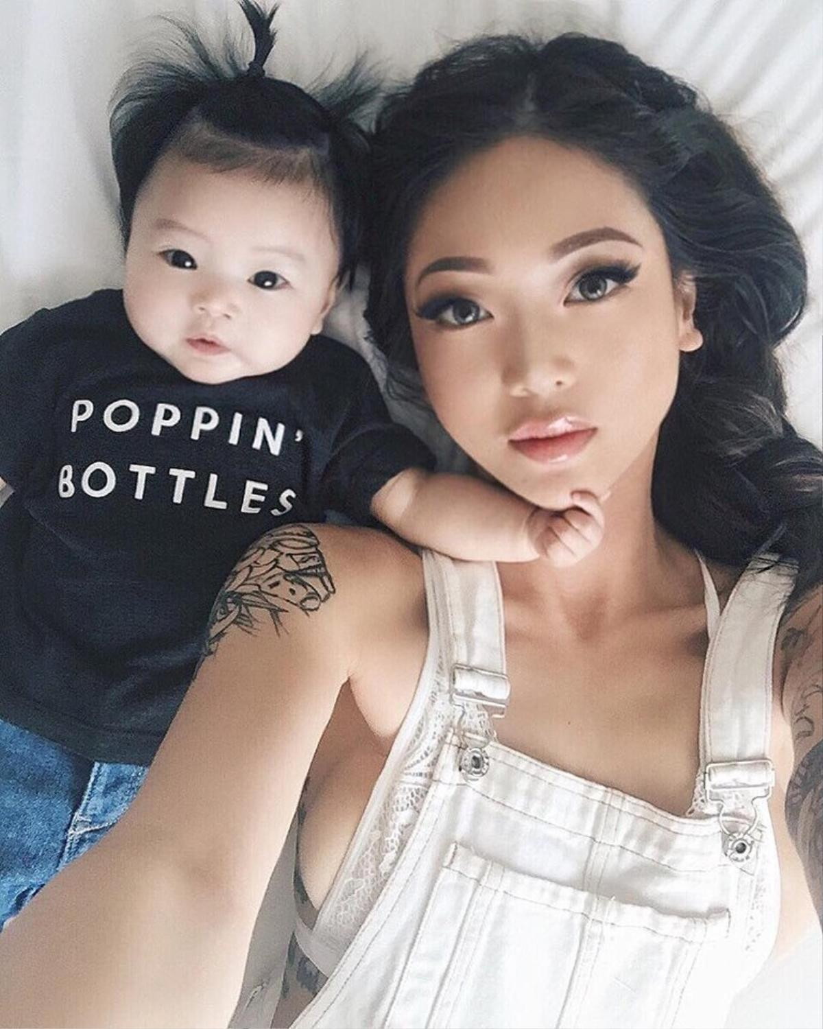 Chỉ suốt ngày selfie cùng con gái, hot mom xinh đẹp trở nên nổi tiếng trên mạng xã hội Ảnh 13