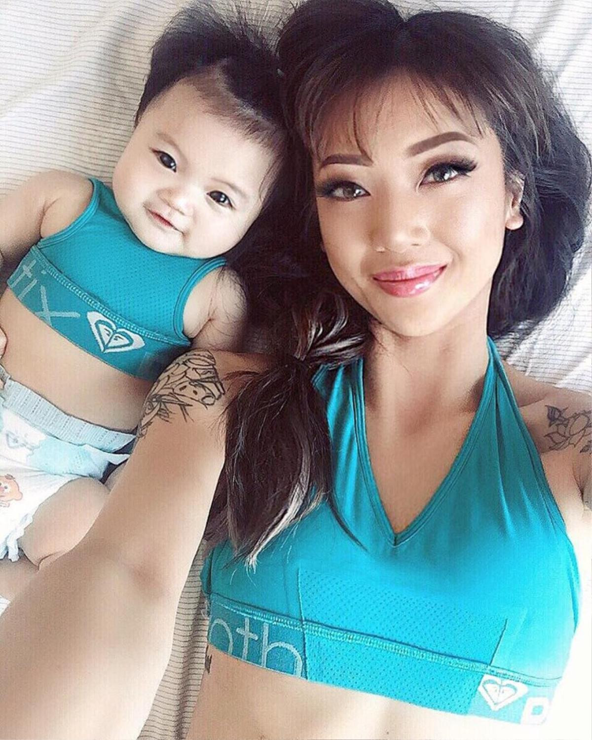 Chỉ suốt ngày selfie cùng con gái, hot mom xinh đẹp trở nên nổi tiếng trên mạng xã hội Ảnh 15