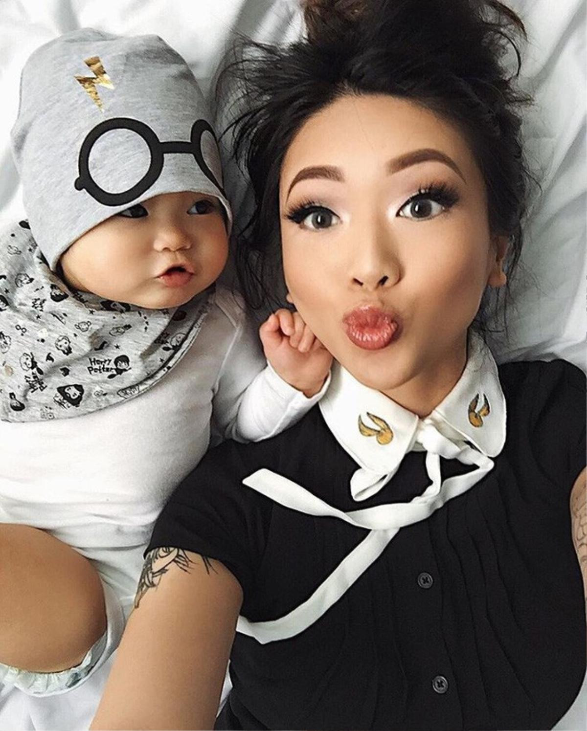 Chỉ suốt ngày selfie cùng con gái, hot mom xinh đẹp trở nên nổi tiếng trên mạng xã hội Ảnh 19