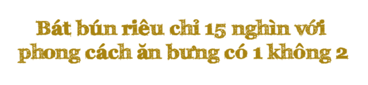 Con dâu U70 nuôi sống cả gia đình 40 năm với quán bún riêu bưng độc đáo Ảnh 2