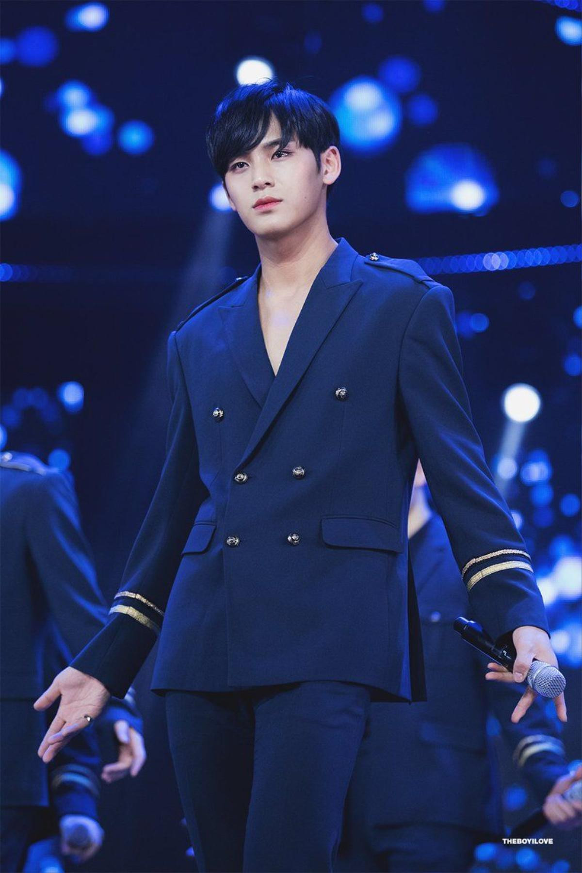 Kim MinGyu (SEVENTEEN): 'Anh chồng quốc dân' của mọi nhà đây rồi Ảnh 14