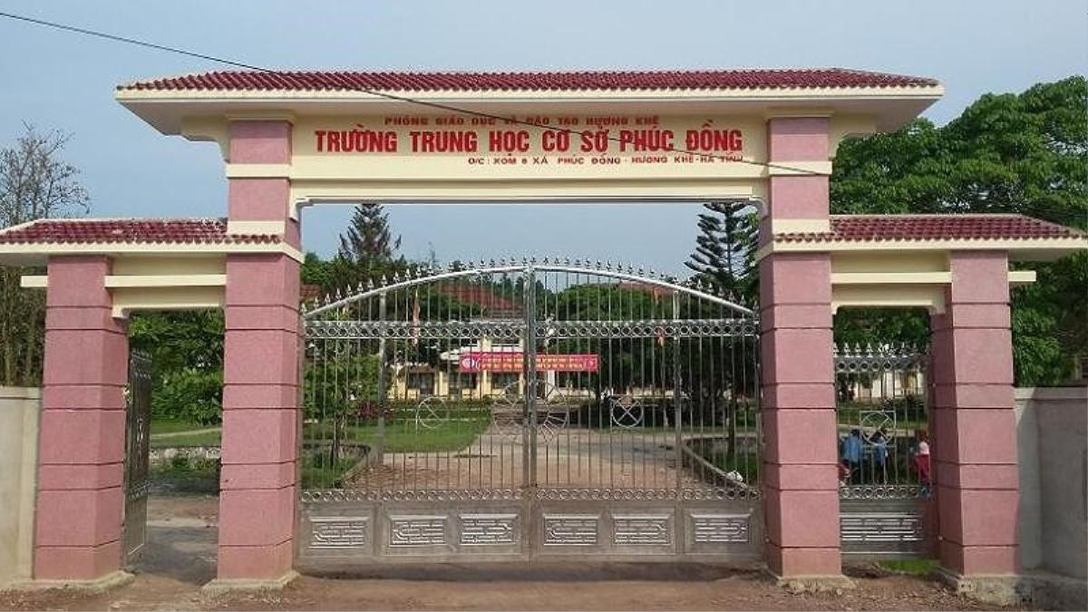 Nhóm thanh niên cầm hung khí, truy sát một học sinh giữa sân trường Ảnh 2