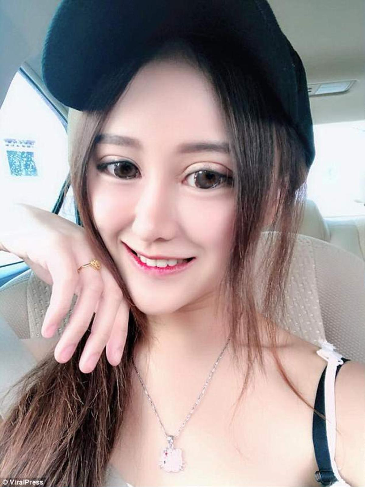 Hot girl xinh đẹp bỗng nhiên 'nổi hứng' PTTM như người ngoài hành tinh khiến dân tình choáng váng Ảnh 2