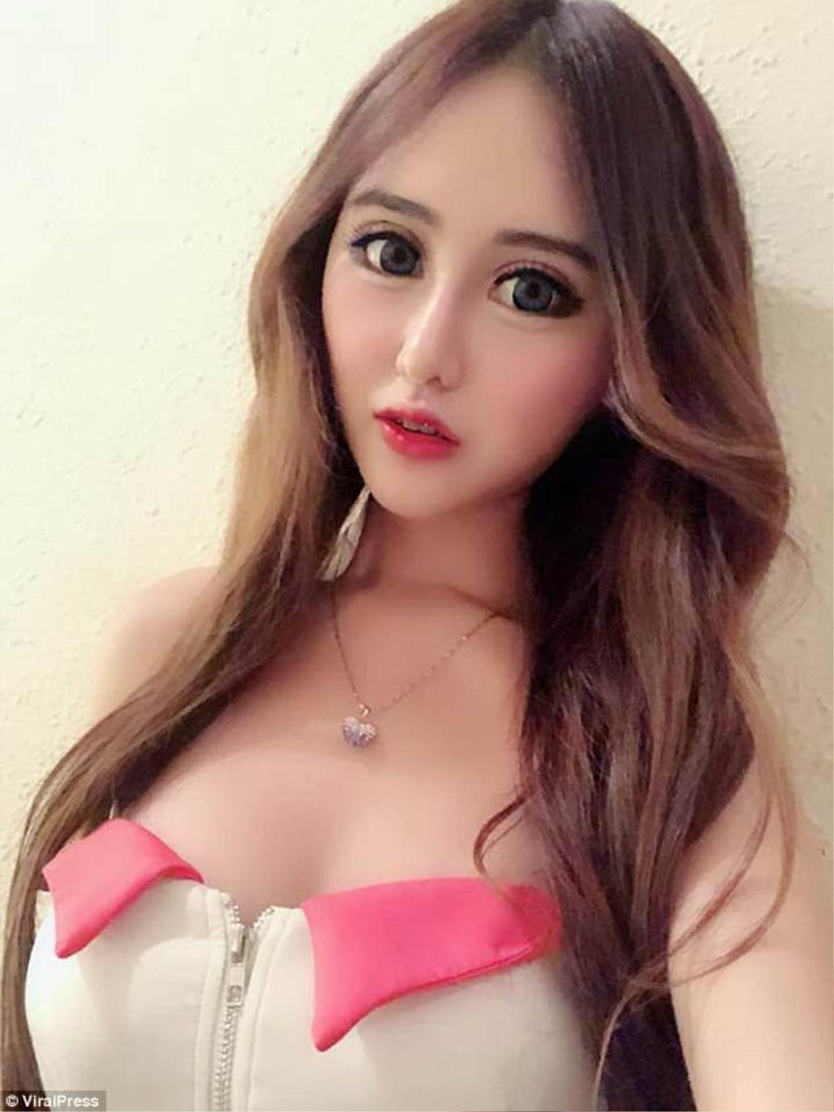 Hot girl xinh đẹp bỗng nhiên 'nổi hứng' PTTM như người ngoài hành tinh khiến dân tình choáng váng Ảnh 10