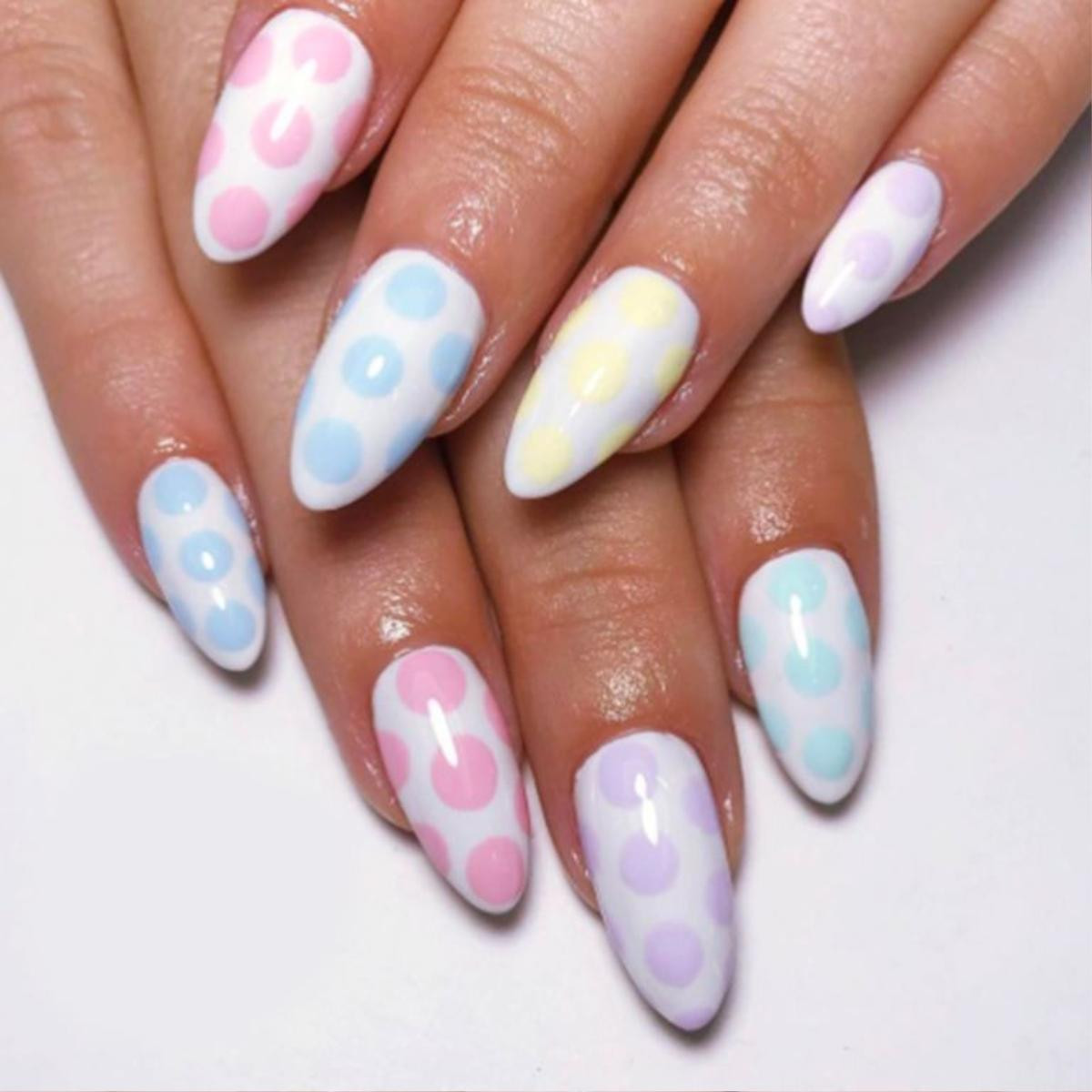 17 mẫu vẽ nail dịp cuối xuân 2018 dự báo sẽ khiến nàng mê như điếu đổ Ảnh 15