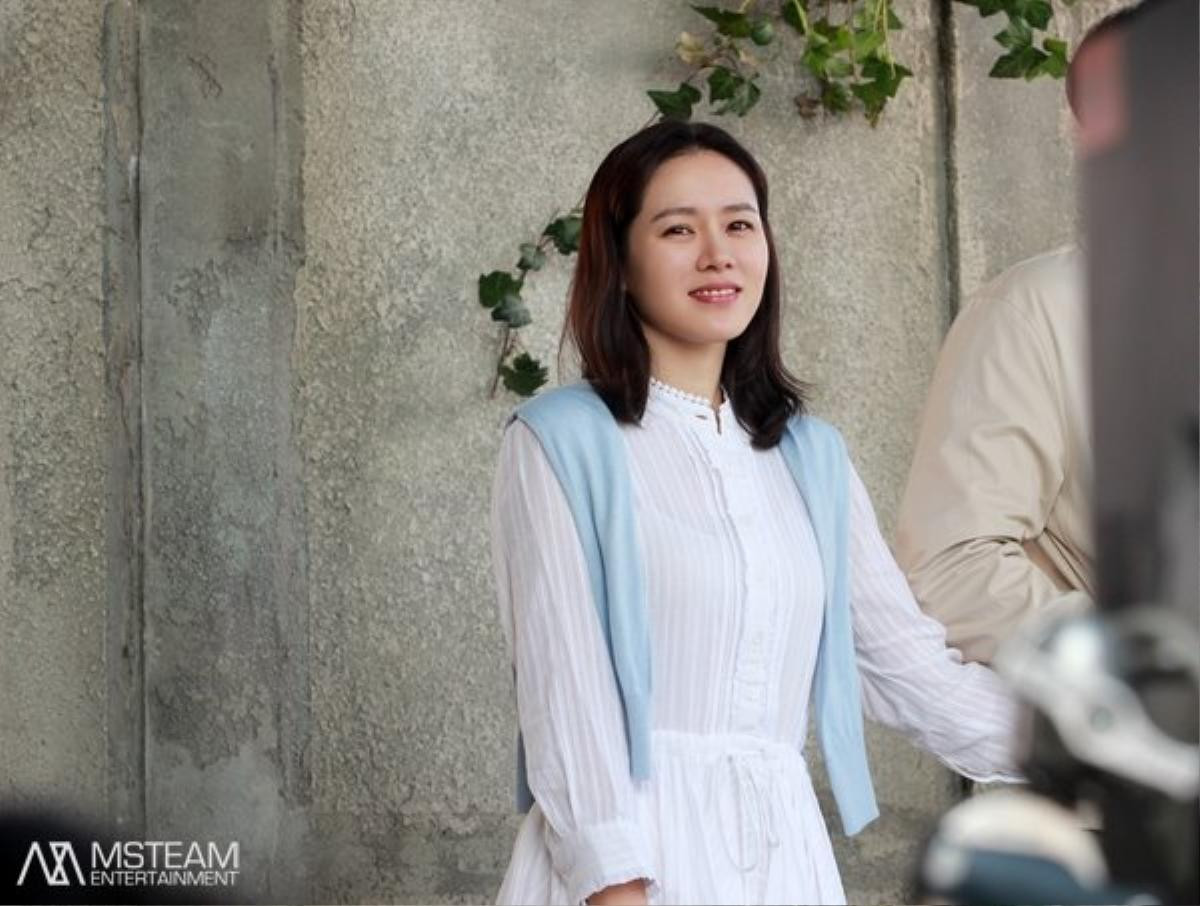 'Be With You' đạt 2.6 triệu lượt xem, Son Ye Jin trở thành 'nữ thần của những nữ thần' Ảnh 10